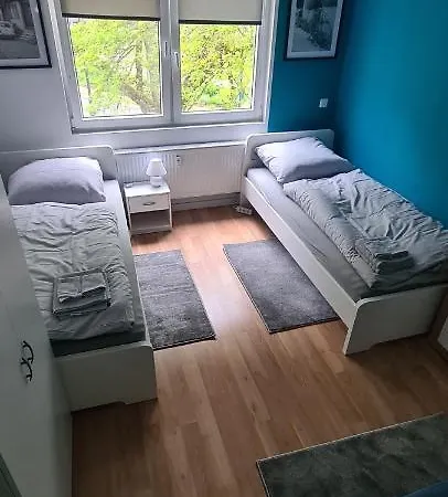 Schoene 2 Zimmer Apartment In Krefeld City, Monteur Wohnung Netflix & Prime Exterior photo