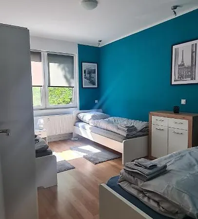 Schoene 2 Zimmer Apartment In Krefeld City, Monteur Wohnung Netflix & Prime Exterior photo