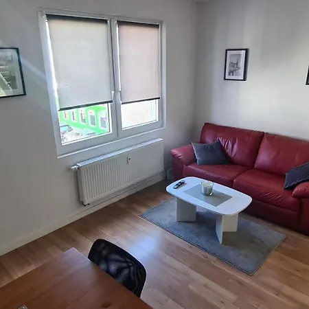 Schoene 2 Zimmer Apartment In Krefeld City, Monteur Wohnung Netflix & Prime Exterior photo