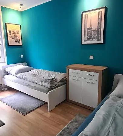 Schoene 2 Zimmer Apartment In Krefeld City, Monteur Wohnung Netflix & Prime Exterior photo